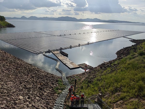 How does connectivity enhance a dam in Ghana?
