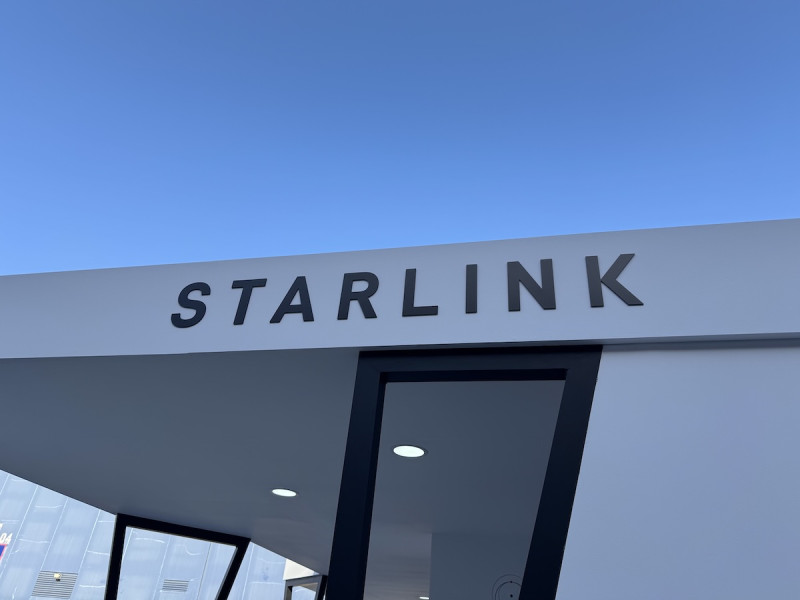 Airtel Uganda announced on Monday it has begun testing Starlink’s direct-to-cell (D2C) LEO satellite service, shortly Starlink received a provisional licence to offer services in the country.