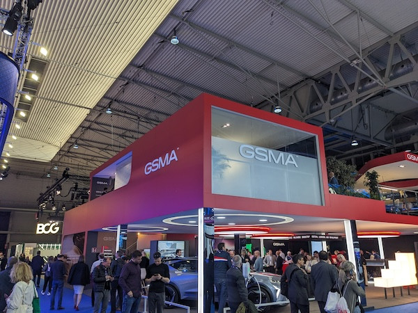 GSMA warns rising smartphone costs could widen global AI divide