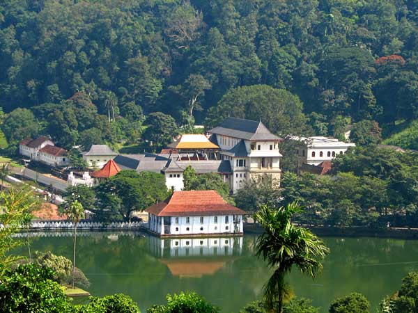 Dialog Axiata marks 200,000 5G users in trial
