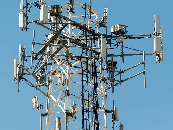 LLA sells 1,300 mobile towers to PTI in $407m deal
