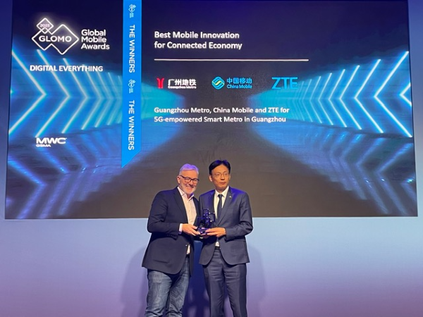 MWC23: ZTE's Bai Gang celebrates GLOMO win